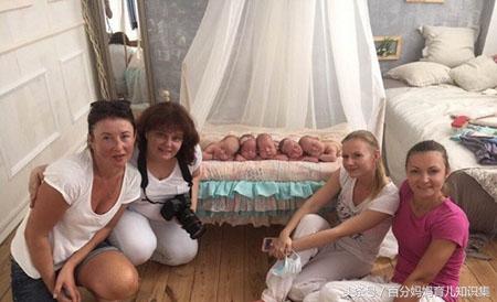 澳洲27歲孕婦剖宮產五胞胎,看到胎兒的性別,產科醫生都笑了!