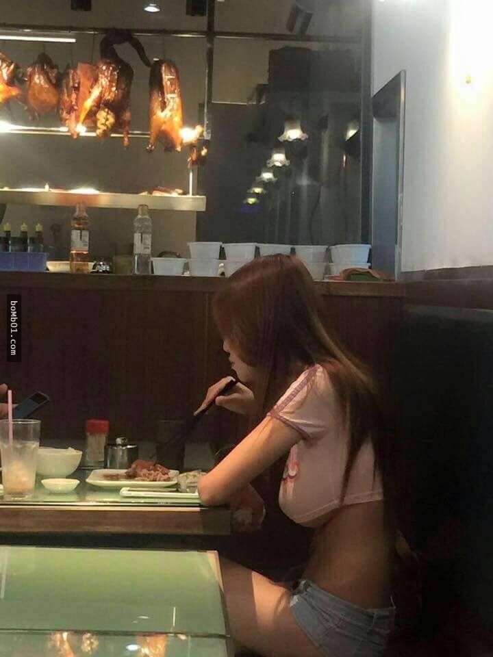 網友成功肉搜出「大露南半球」的神秘女子,她毫無恥度的泳裝讓大家都噴鼻血噴到送急診室了!