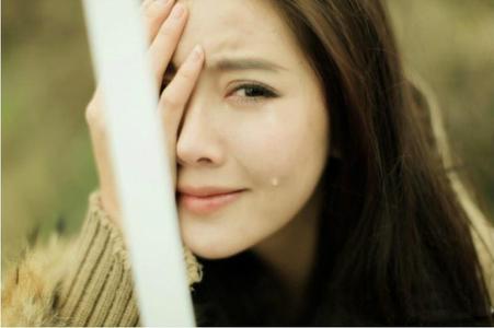 每一晚與老公「親熱」的時候,總是覺得「怪怪」的,當我裝上「監視器」後才發現事實!差點哭死!