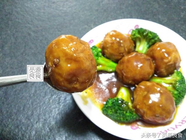 这道菜名非常吉祥,宴席的压轴菜,做法简单,鲜咸酥