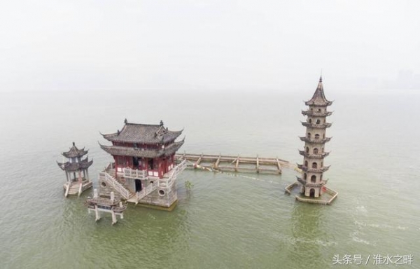 中國這座古建築物，一年隻出現一次，其餘時間全部沉入湖水中