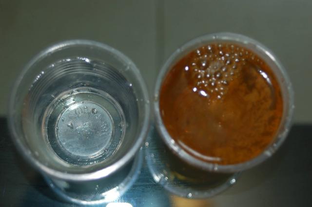 婆婆用塑料瓶製作淨水器,髒水進去直接能喝,一年水費省上千塊! (6/12)