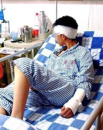 男友車禍後癱瘓我還堅定嫁,可新婚晚他媽給一存摺看完我想離婚了