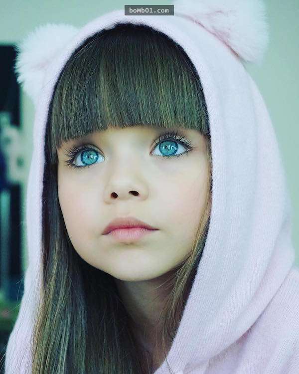 6歲精靈係小女模因為「夢幻藍色大眼」被封世界最美小孩,她的超正媽媽就是未來長大後的她!