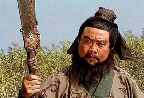 孝子死去,運棺車兩次停駐不前,千人推拉不動,卻是在等同一個人!