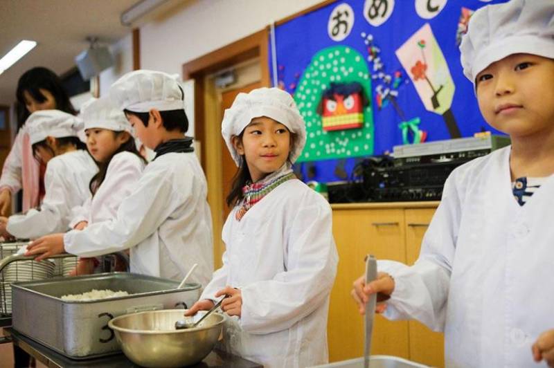 小學生就能自己 搭電車上學!日本人最重視的 5種品德教育,徹底打臉台灣「成績至上」的體製...