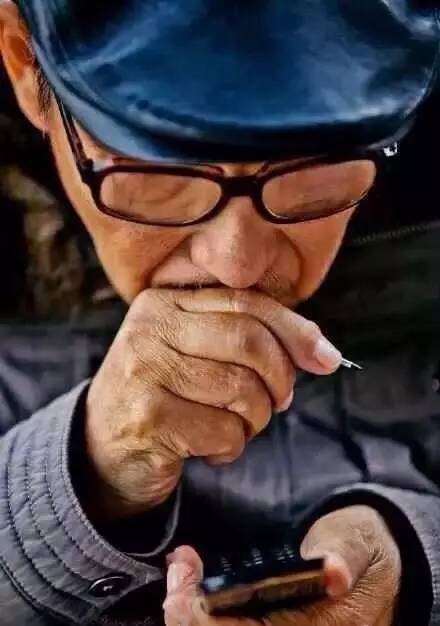 出租屋內,兩男一女,震撼億萬人!