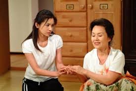 她想回娘家「幫爸爸撿骨」遭婆婆打槍!原因曝光「為了2個孩子好...」讓網友怒罵:快離婚!