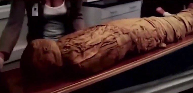 挖出兩千年前木乃伊,心臟起搏器還在工作,專家無法解... 刷新你我的認知