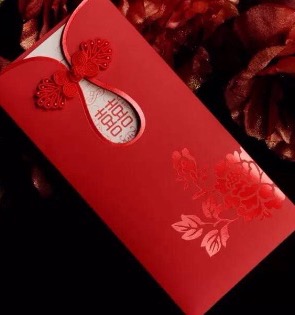 葬禮上,他收到一封 「結婚請帖」 ,竟因此救了全家人的性命..