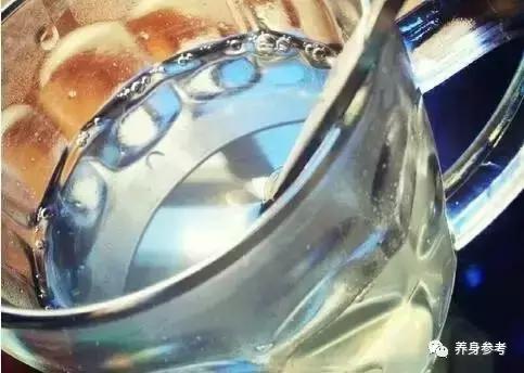早上第一杯水喝什麼,全世界的醫生都推薦它!對抗21種病~