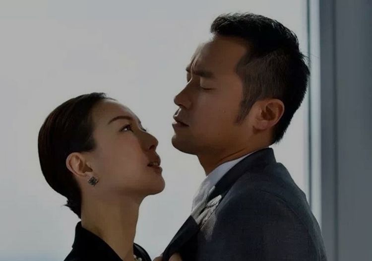 公公不在家,淩晨從婆婆房間走出一人,看清後我癱軟在地
