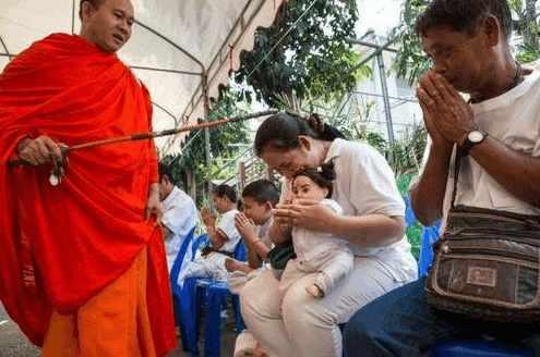 泰國的聖嬰文化，中國人去了紛紛表示恐怖，網友說在日本也能見到