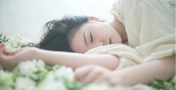 我年薪500萬卻被老婆瞧不起,不讓我和她上床!保姆給我看了一樣「東西」,我決定離婚娶她!