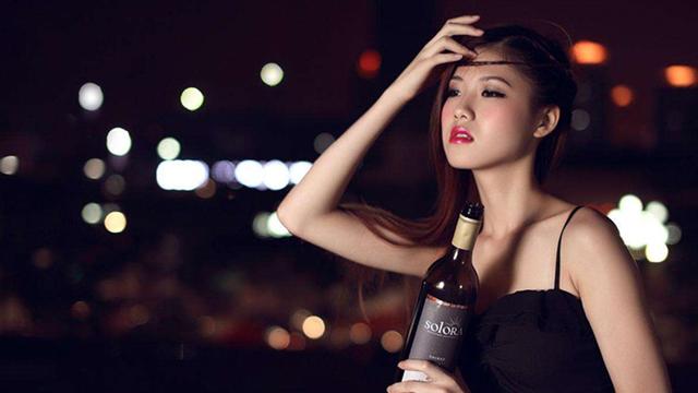 結婚當天,親媽和後媽一起出現在婚禮上,一個紅包讓我看清了所謂的「母愛」!