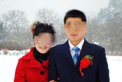 前妻患子宮癌,我拿五萬去探望,門口看見一個人,嚇得我轉身就跑