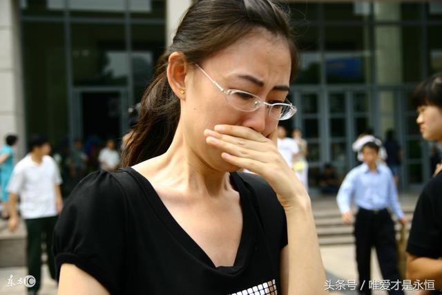 單身小叔子借我十萬元,老公去世後,他的報恩方式讓我夜不能寐!