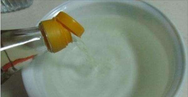 馬桶用一段時間就泛黃髮臭,教你一招,永遠不用再刷馬桶了