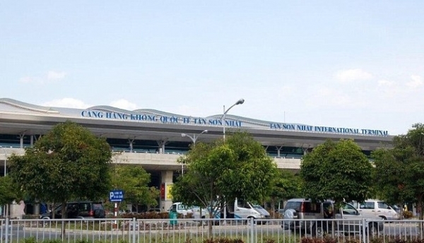 女子外出旅遊數月後回家收拾臥室,推開門瞬間被嚇得尖叫著逃出來...她的床上竟然...