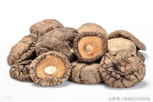 2分鐘快速泡發香菇、木耳、腐竹等乾貨 用這個方法再也不用等了