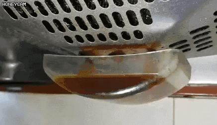 只要一個塑料瓶,油煙機用上一年都不用洗!