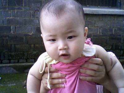 婆婆給我女兒100元紅包 卻給外孫600 她說的話讓我打了她