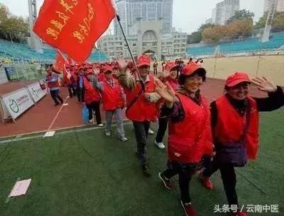 每天這樣做,勝過走6000步!從醫50年的大師自用長壽秘方