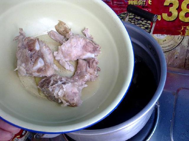兒子最愛吃這道菜,1天吃2頓都吃不膩,吃了後漲身高,還能防近視