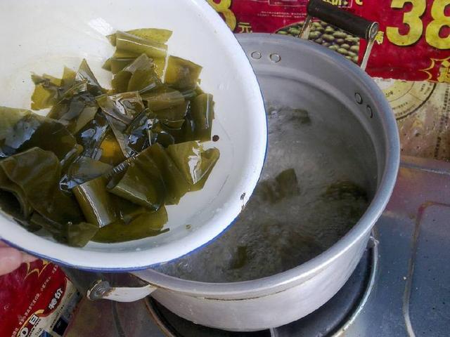 兒子最愛吃這道菜,1天吃2頓都吃不膩,吃了後漲身高,還能防近視