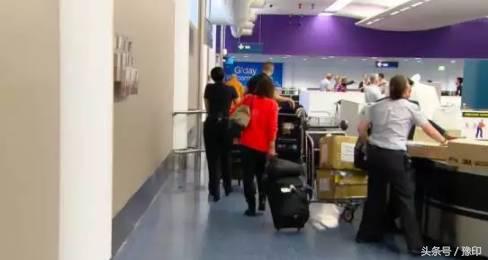 臉發燙:中國大媽過澳洲海關被攔,行李箱一開成了所有人的噩夢