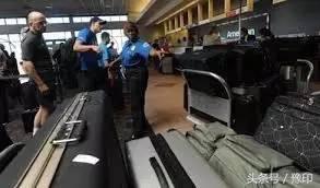 臉發燙:中國大媽過澳洲海關被攔,行李箱一開成了所有人的噩夢