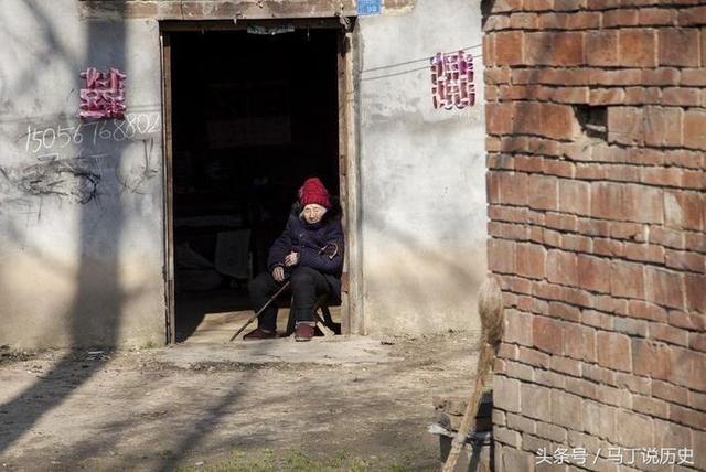 101歲老太皮膚白皙面若桃花,問容顏不老秘訣,基本沒人能做到!