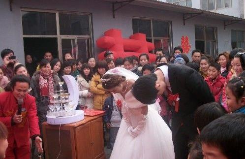 老婆三胎都是女兒,我和母親聯手趕走她,幾年後再見,我悔不當初......她居然讓孩子......
