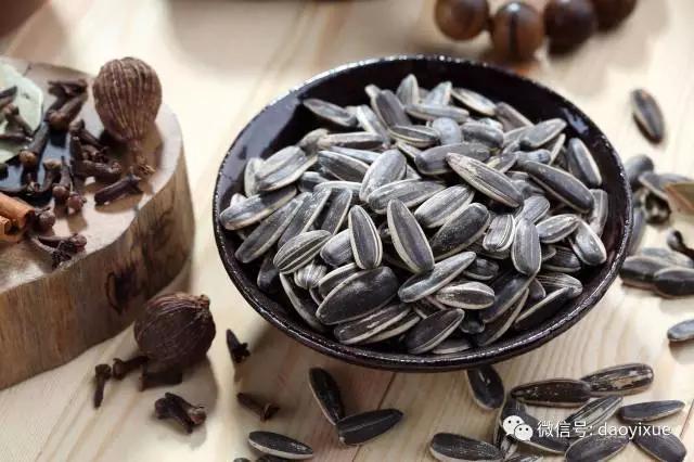 關節痛吃它、眼睛花吃它、皮膚差吃它…別再亂吃藥了!