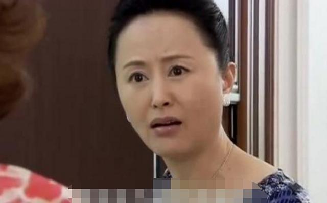 父親去世後母親再婚,出嫁前一天母親說的話,我抱著繼父泣不成聲