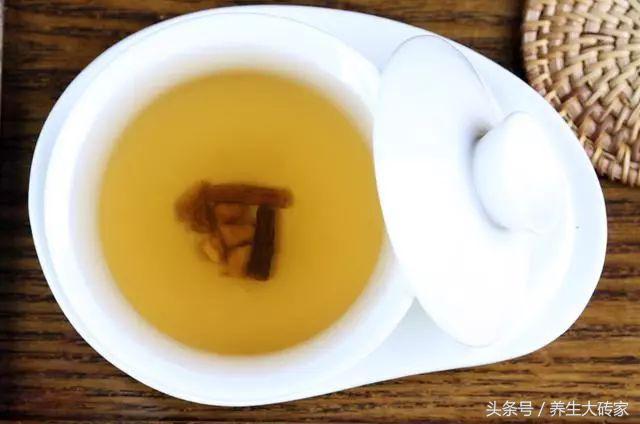 醫生提醒:有這四個症狀,可能是腸癌早期,3件事,再難也要堅持