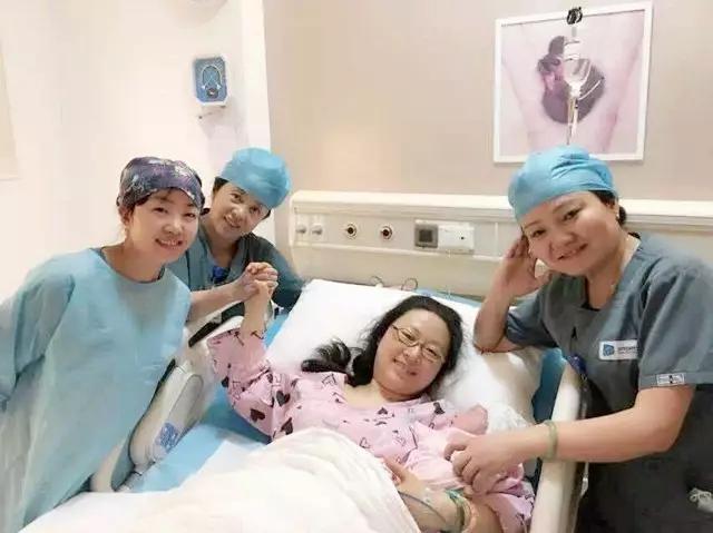 生完寶寶一小時,產婦開玩笑說自己好像尿褲子,醫生臉都嚇白了