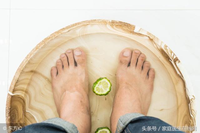 每天晚上用熱水泡腳,不用多久,身體會感受到這6個好處