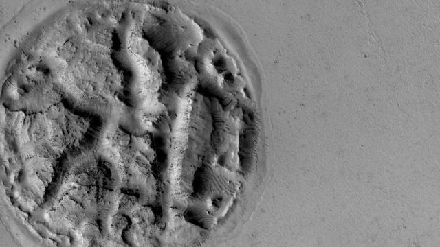 在火星發現大腿骨和機械戰甲？盤點NASA的火星趣圖與其科學解釋！