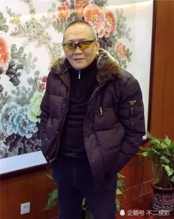 因玩弄王祖賢差點被活活燒死！如今因長相殘暴終身未娶67歲成這樣!