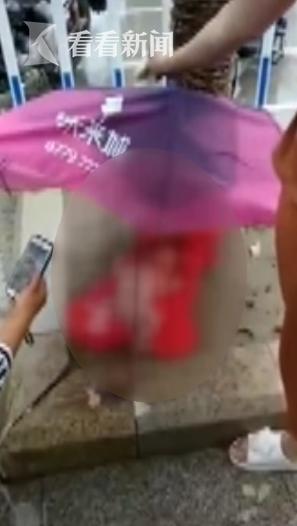 15歲女兒路邊產女 母親把嬰兒扔路邊:不能要這孩子