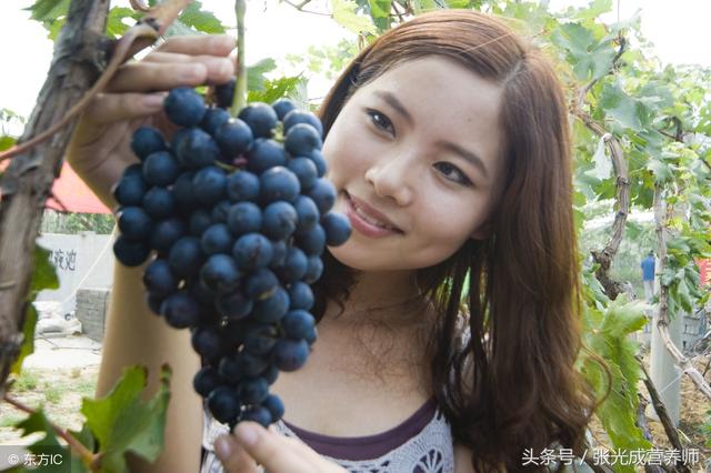 紫葡萄、紅葡萄、白葡萄功效各不同,常吃身體有哪些變化?