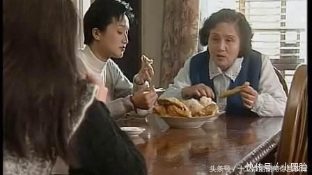 新媳婦在婆家的第一餐，小姑子想給她立規矩，不料媳婦扔碗就走