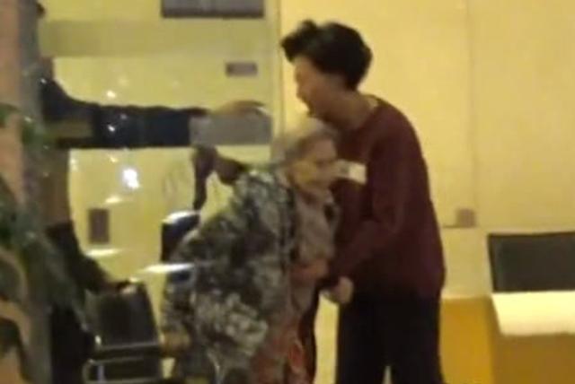 葉倩文推掉百萬酬勞商演,只為親自照顧90歲癱瘓老母親