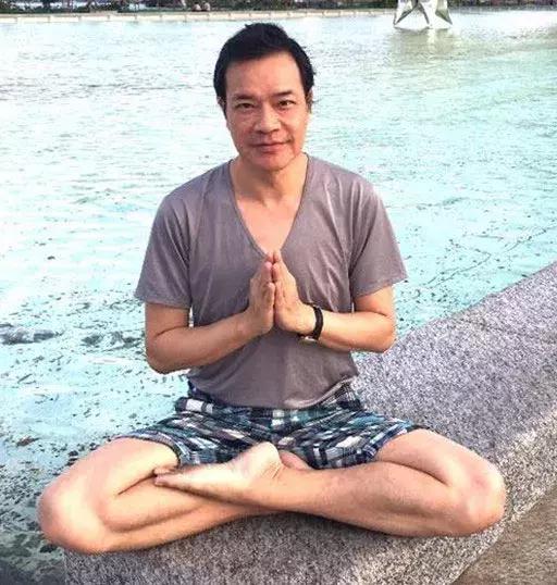 癌症復發?58歲資深藝人頸部有腫塊 坦言:死亡前的疼痛才恐怖