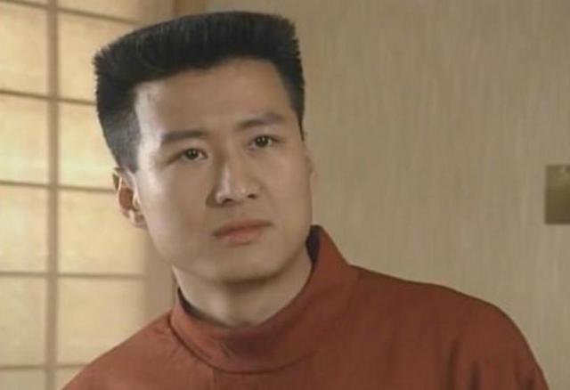 55歲孫興近況曝光!一手好牌打爛,夫妻倆到處走穴商演,網友:混到這個地步?