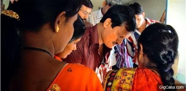 男連５天穿「衞生棉」上街，連妻子都因此嫌惡他而離開！沒想到他的所作所為４年後卻震撼了整個國家！