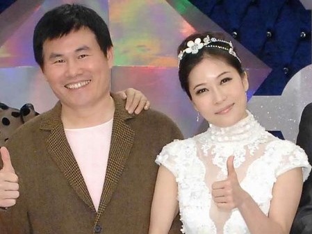 ▲劉駿耀超疼老婆。<br /><br />(圖/翻攝自YouTube)