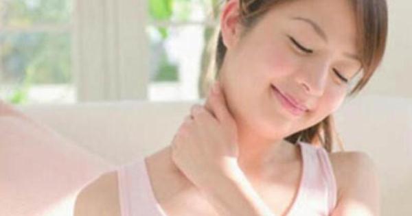 低头族颈椎痛?一个动作就搞定! EZP9 生活网