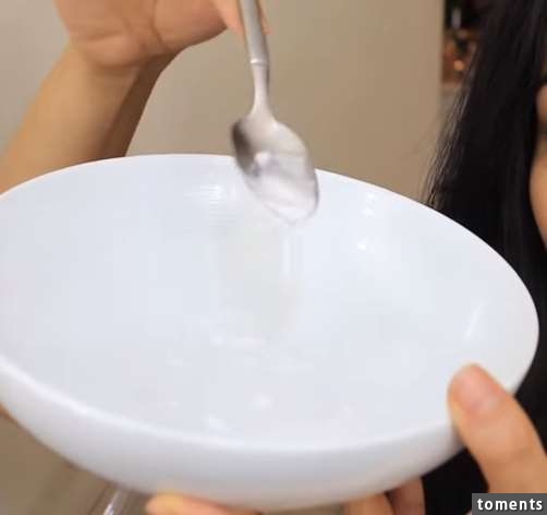 千萬別再這樣硬擠黑頭了,90%的人都太傻了!只要拿廚房裡的「這個」不用 1分鐘粉刺全清光!